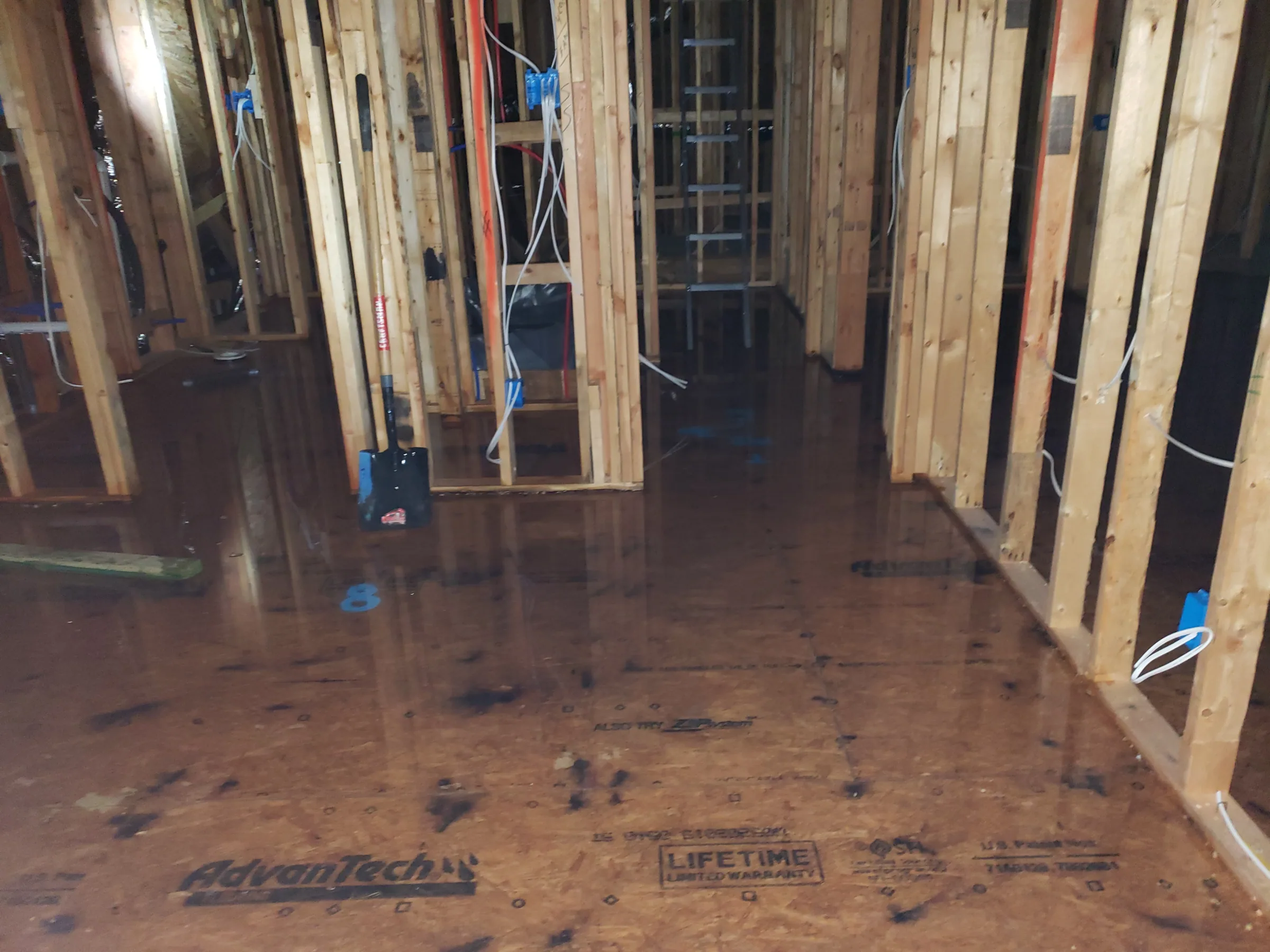 Moisture and leak diagnostic work at the supply line during leak diagnostics